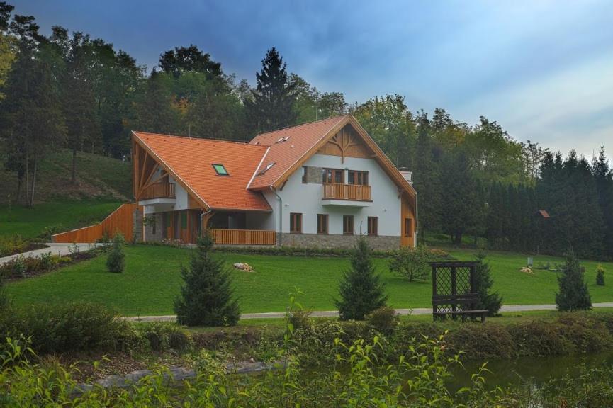 Alirét Vadászház Ságvár Exterior foto